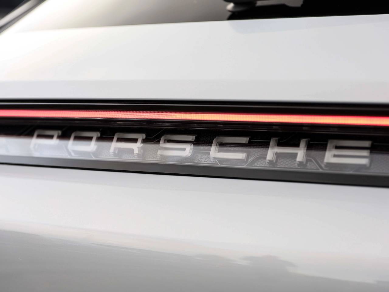 Taycan BASE SPORT TURISMO (14) image 13