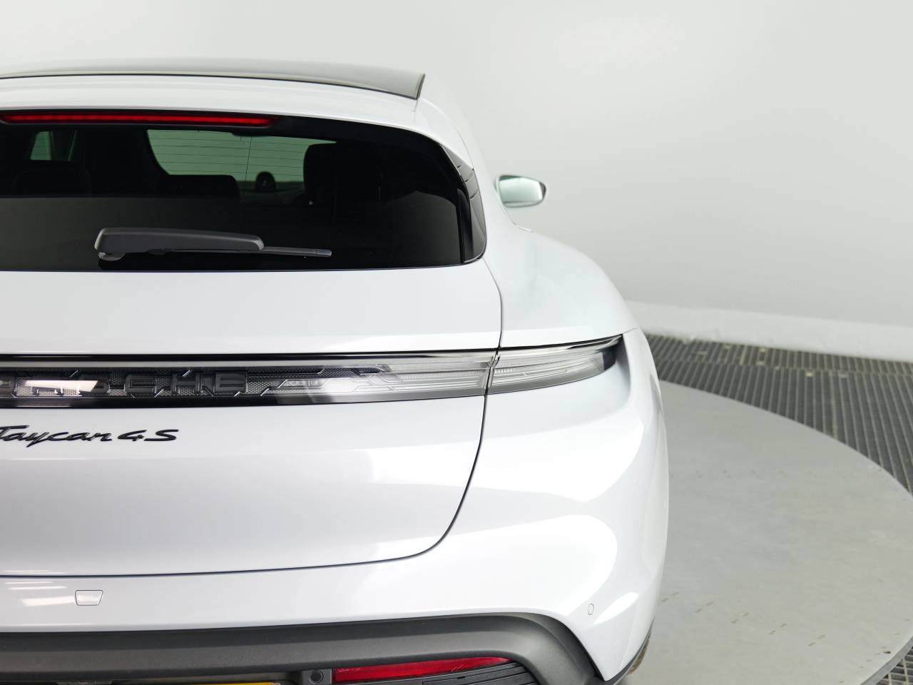 Taycan 4S SPORT TURISMO (8) image 16