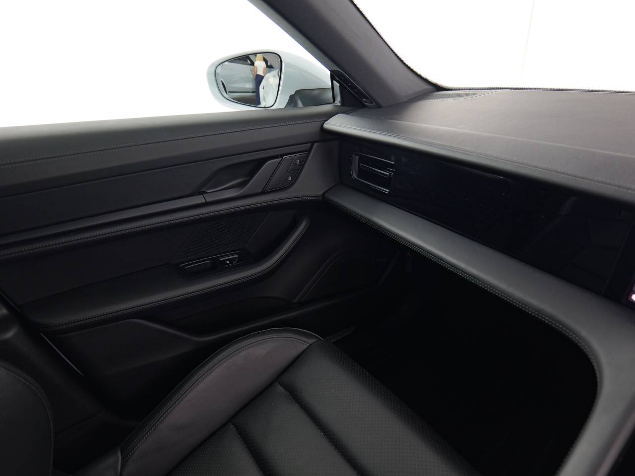 Taycan 4S SPORT TURISMO (8) image 22