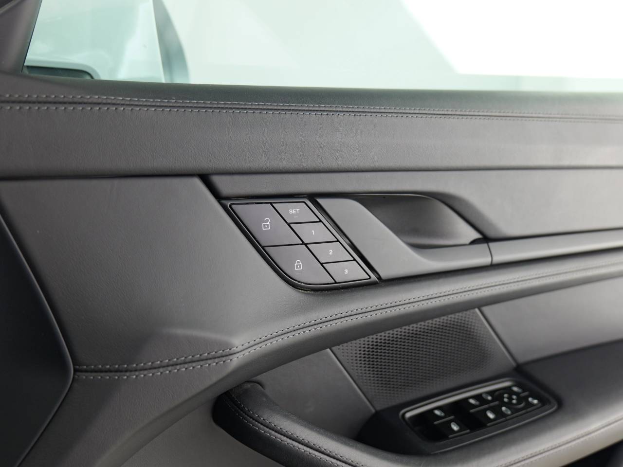 Taycan 4S SPORT TURISMO (8) image 38