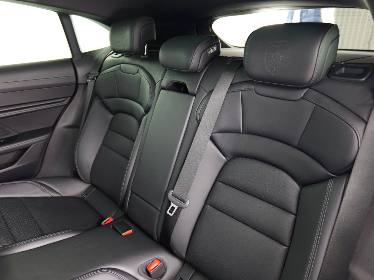 Taycan 4S SPORT TURISMO (8) image 19