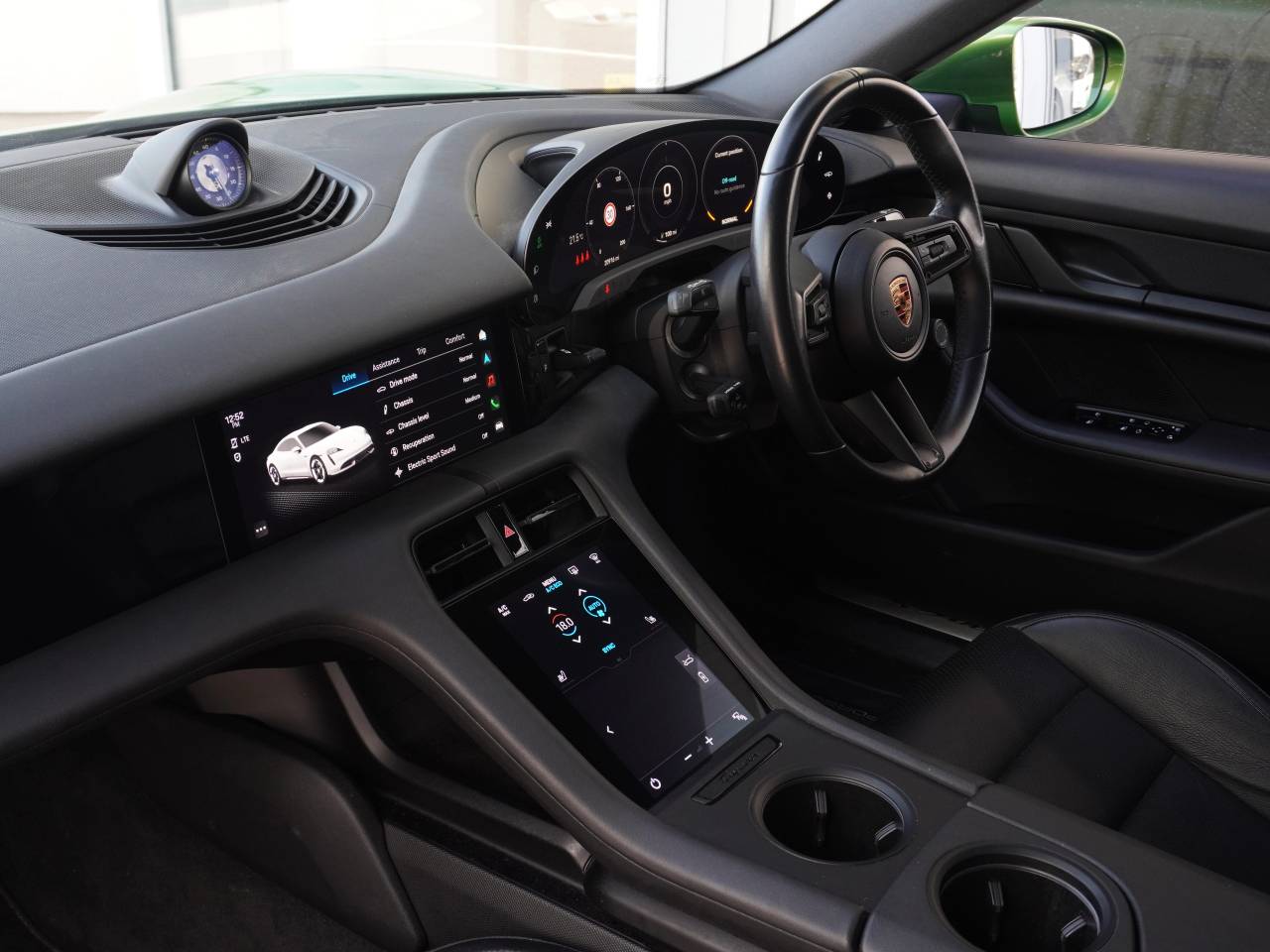 Taycan 4S (93KWH) (10) image 22