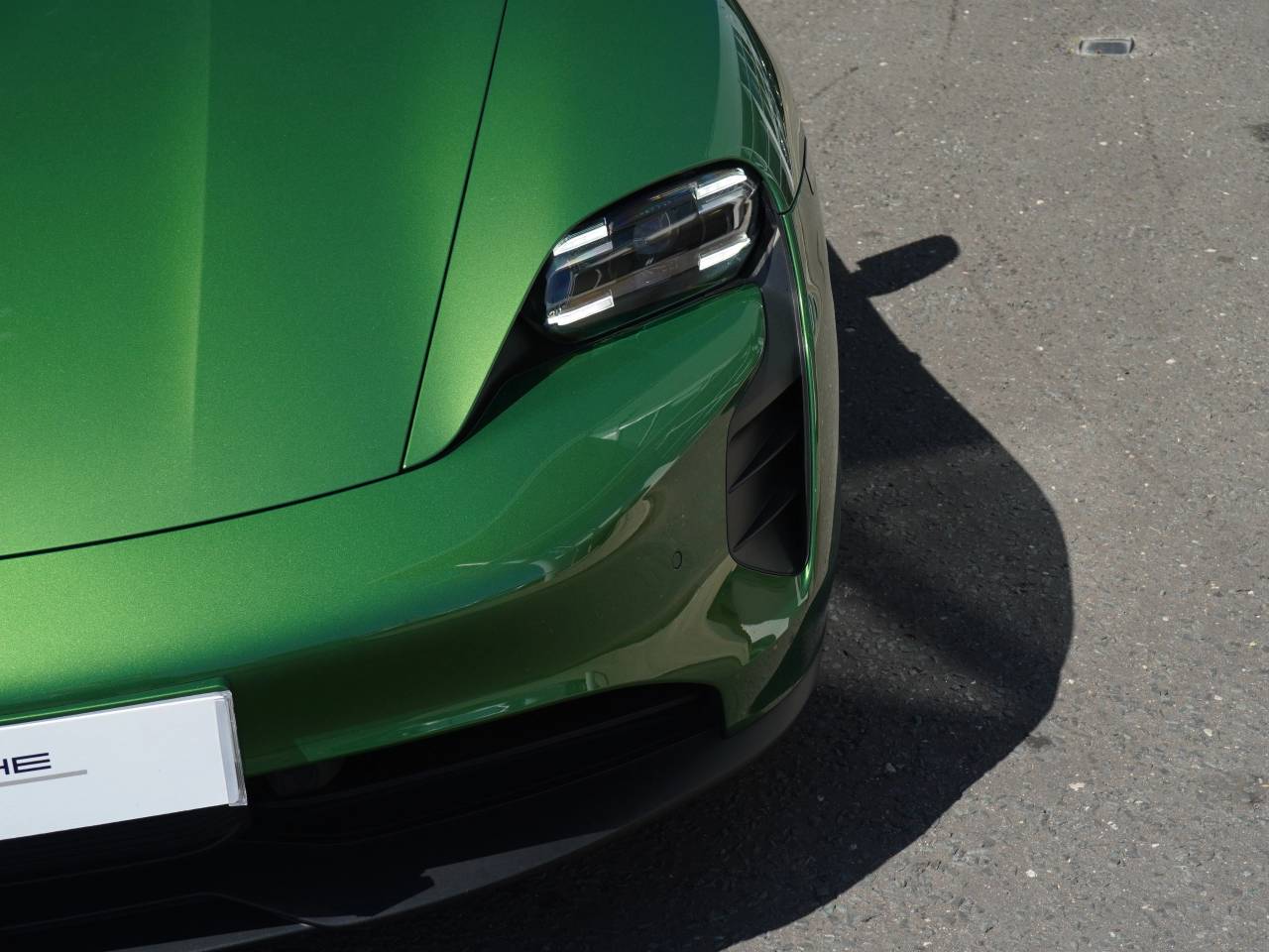 Taycan 4S (93KWH) (10) image 16