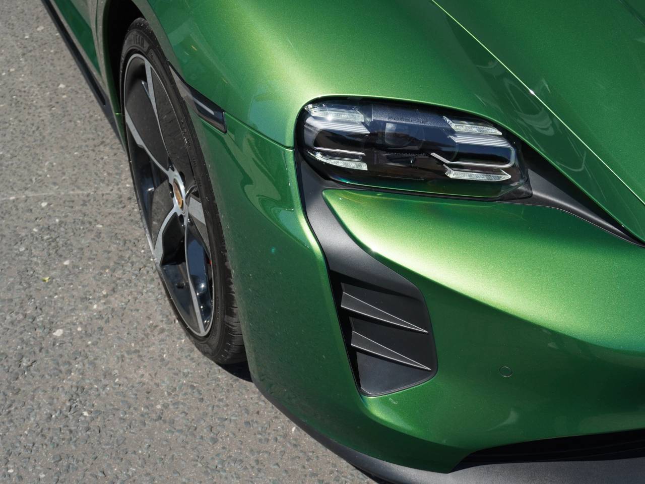 Taycan 4S (93KWH) (10) image 09