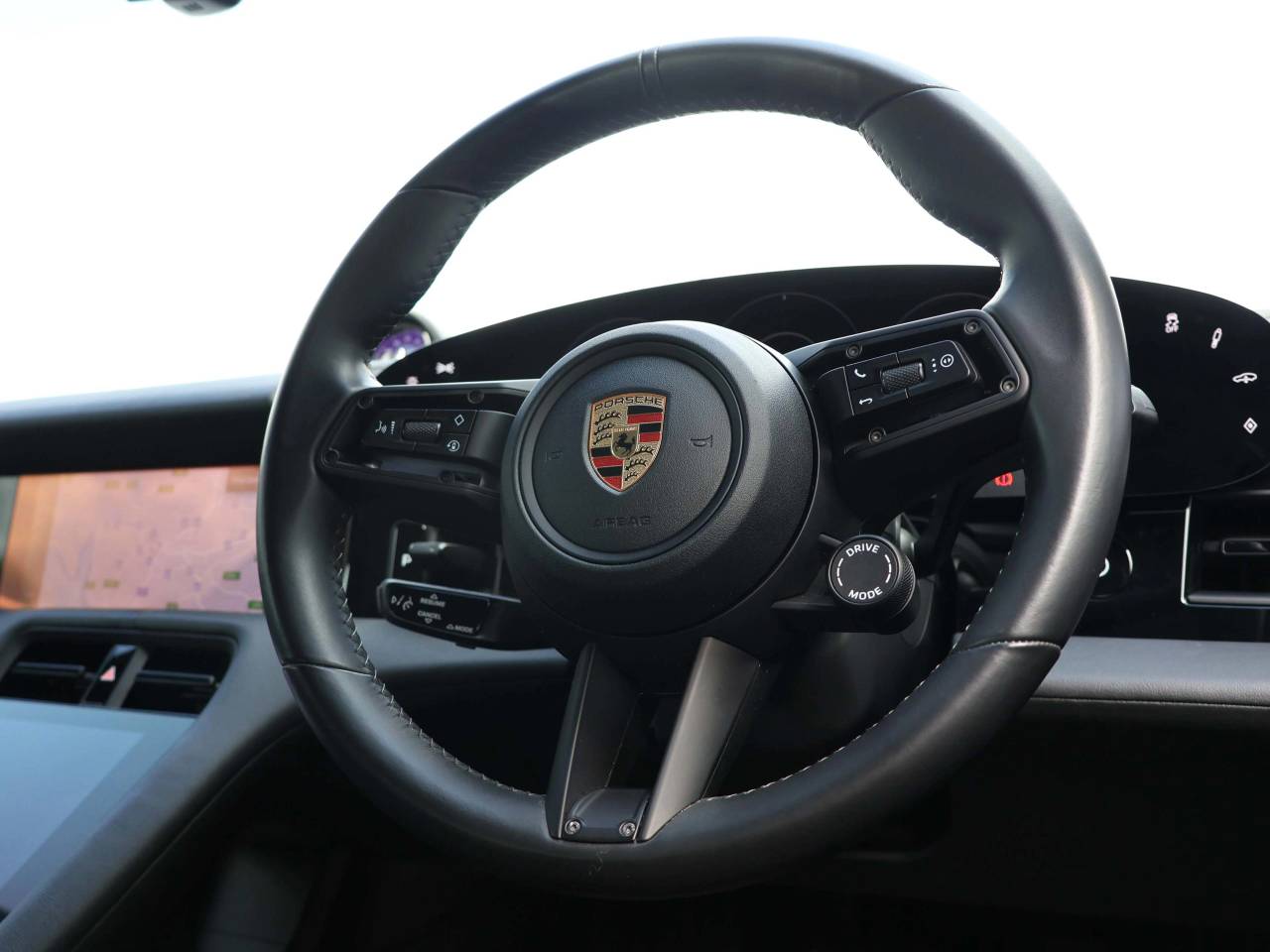 Taycan 4S (93KWH) (78) image 13