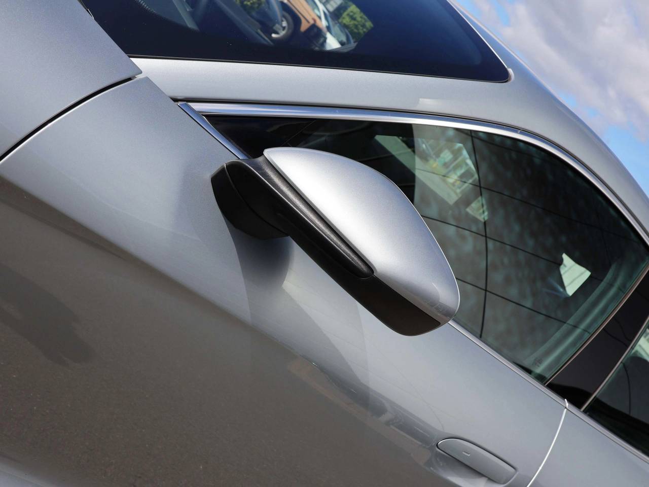 Taycan 4S (93KWH) (78) image 09