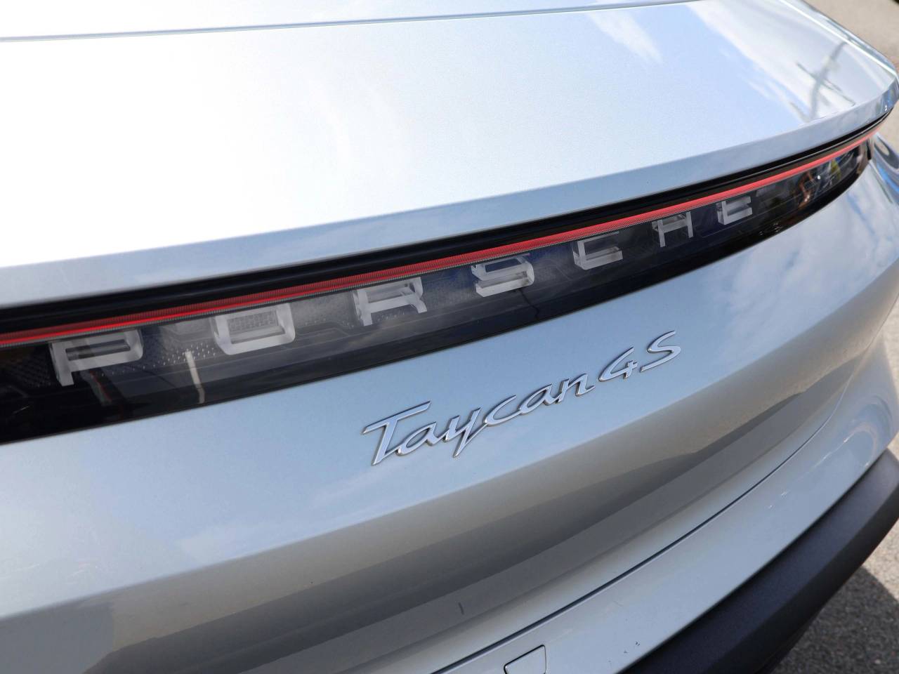 Taycan 4S (93KWH) (78) image 08