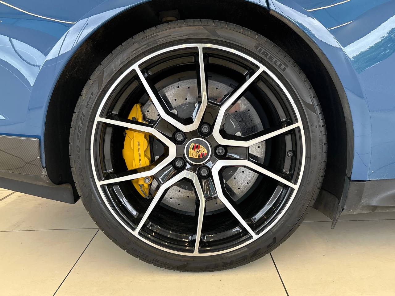 Taycan TURBO S 93KWH (2) image 19