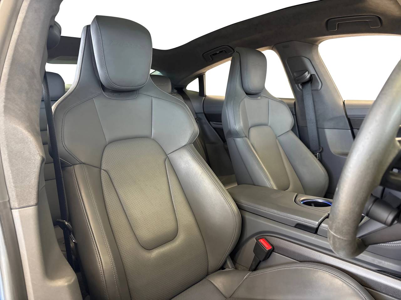 Taycan TURBO S 93KWH (2) image 05