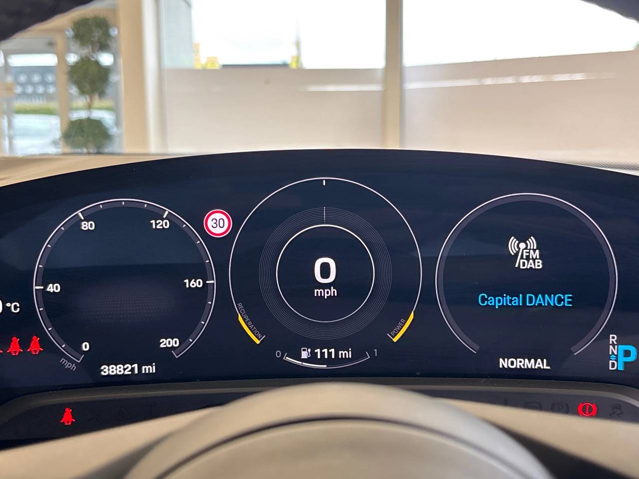 Taycan TURBO S 93KWH (2) image 27