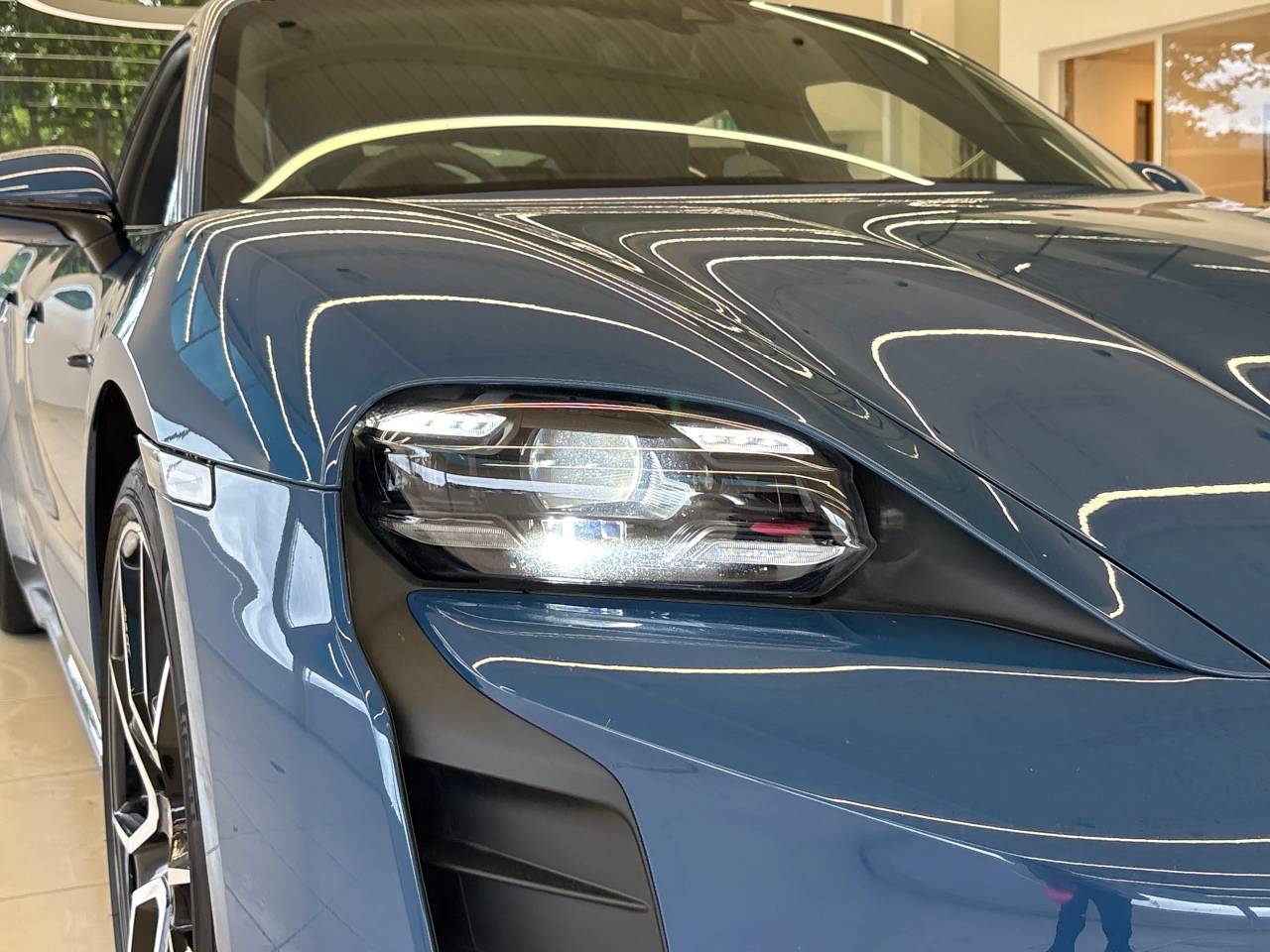 Taycan TURBO S 93KWH (2) image 12