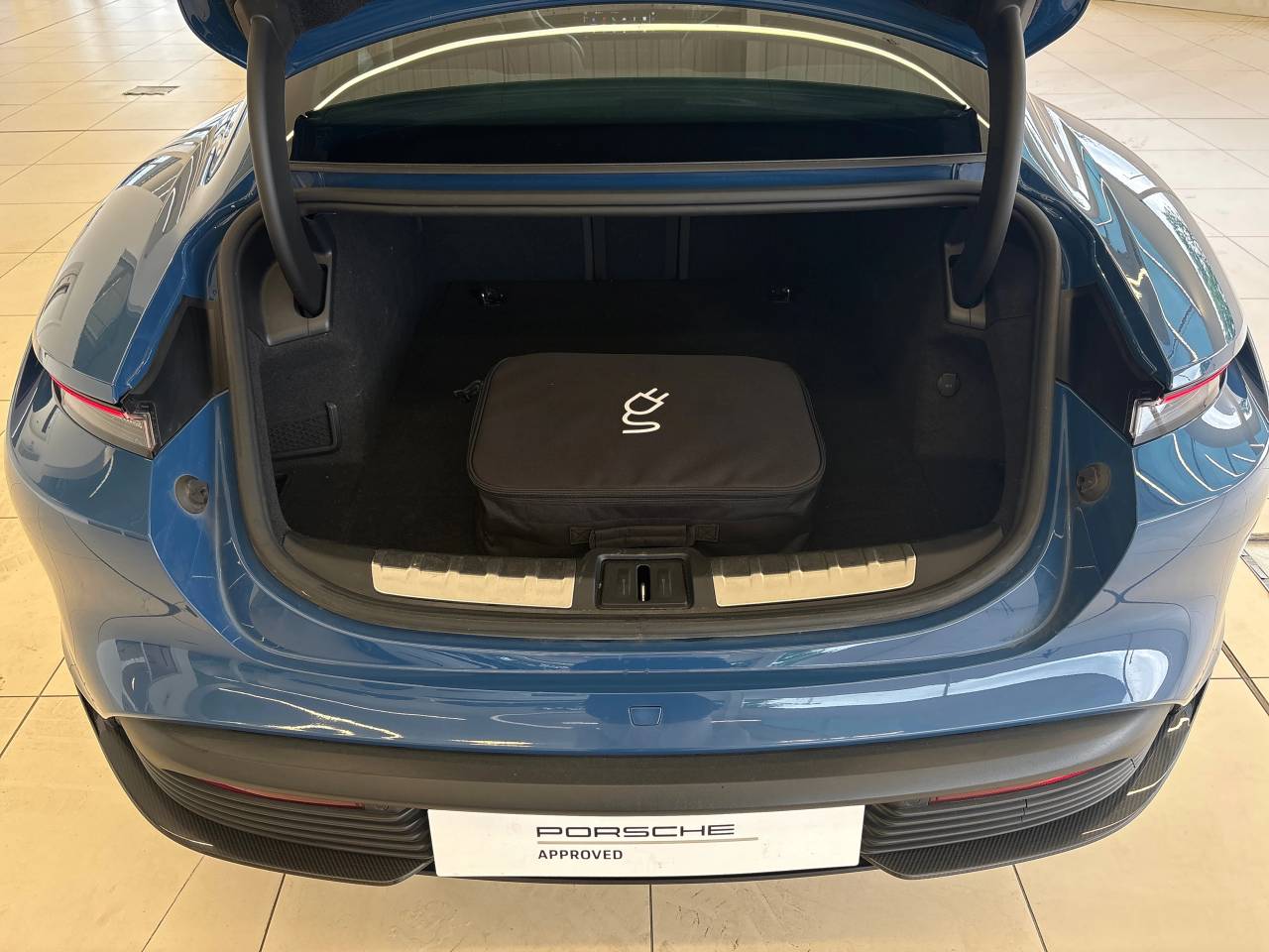 Taycan TURBO S 93KWH (2) image 46