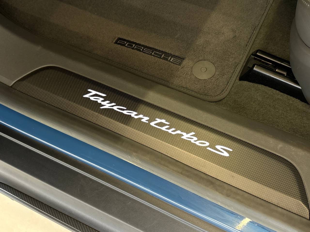 Taycan TURBO S 93KWH (2) image 41