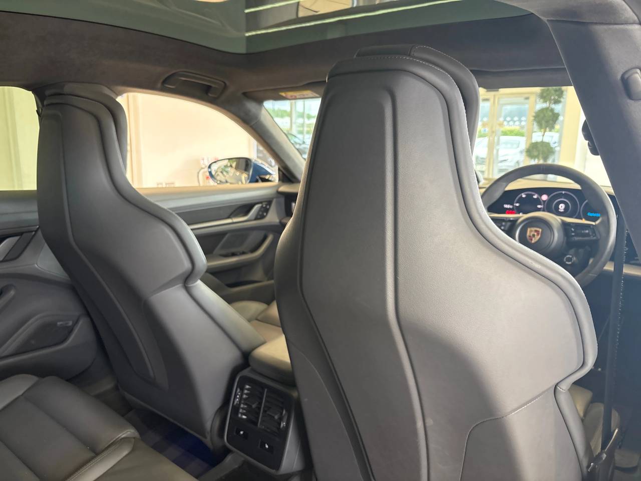 Taycan TURBO S 93KWH (2) image 48