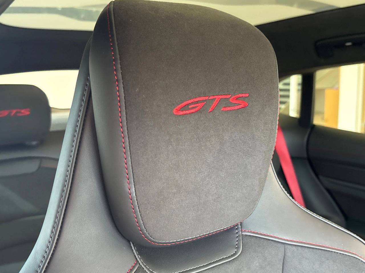 Taycan GTS SPORT TURISMO (4) image 48