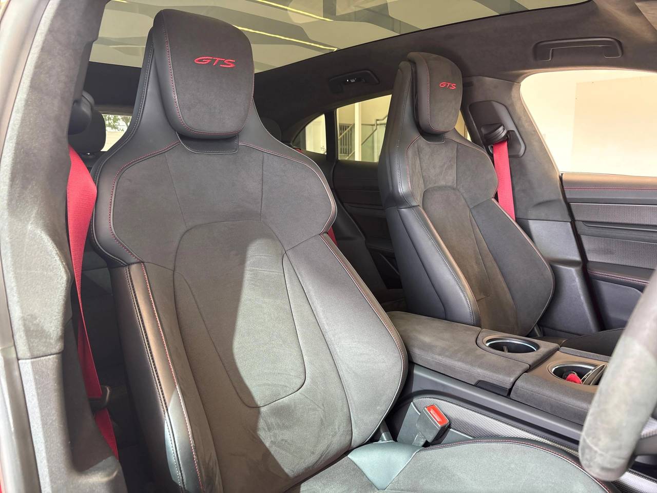 Taycan GTS SPORT TURISMO (4) image 05