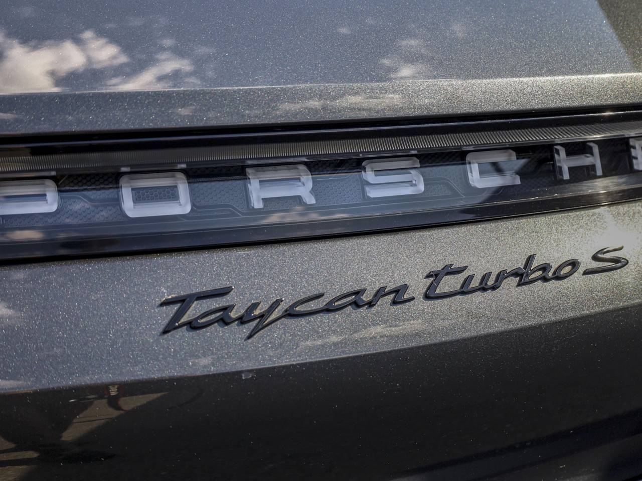 Taycan TURBO S SPORT TURISMO image 11