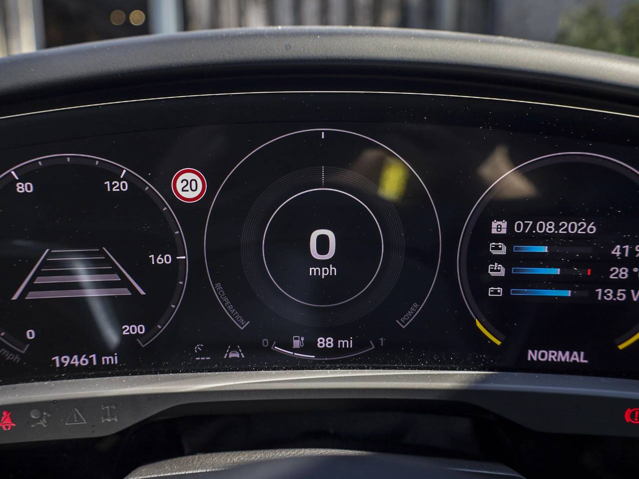 Taycan TURBO S SPORT TURISMO image 13