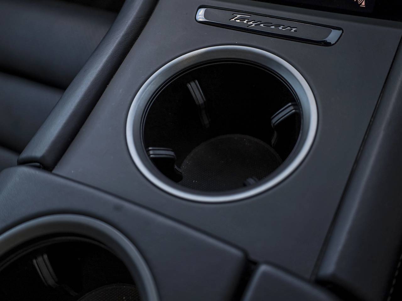 Taycan TURBO S SPORT TURISMO image 19