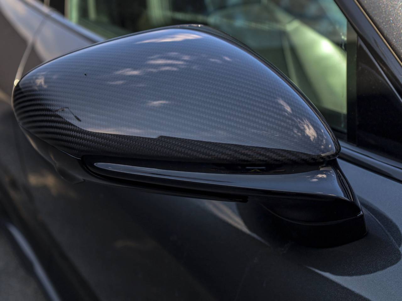 Taycan TURBO S SPORT TURISMO image 08