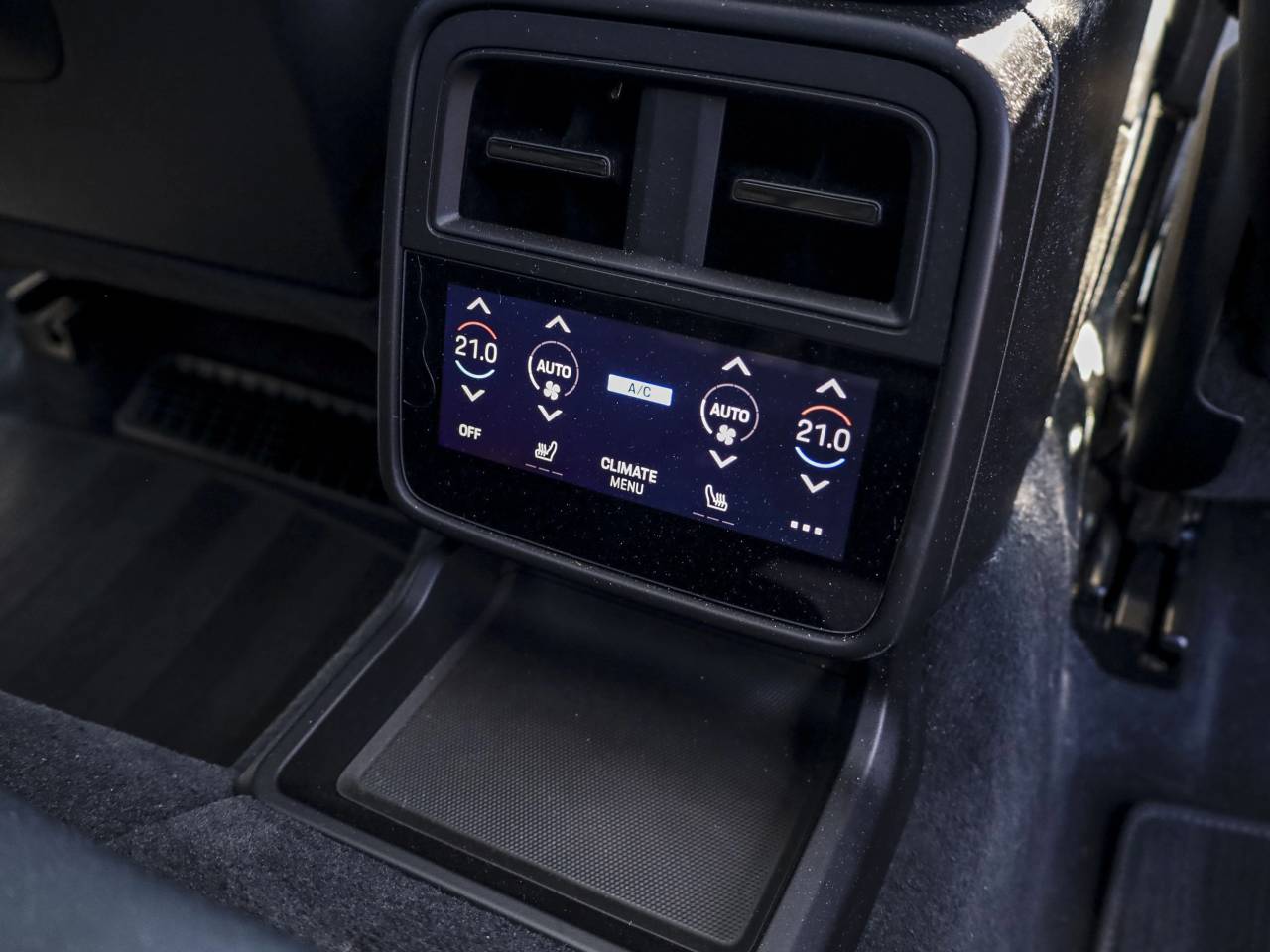 Taycan TURBO S SPORT TURISMO image 30