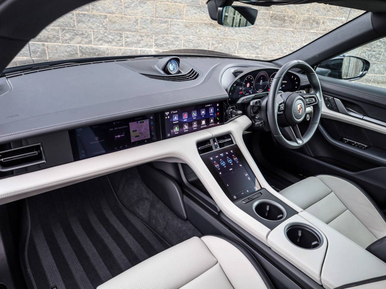 Taycan 4S CROSS TURISMO (29) image 14