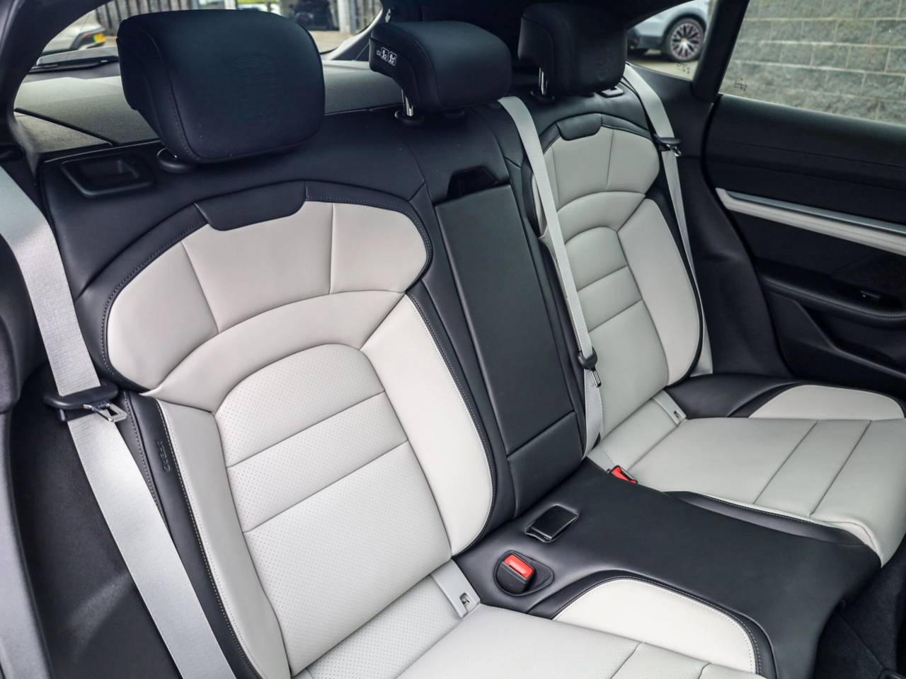 Taycan 4S CROSS TURISMO (29) image 32