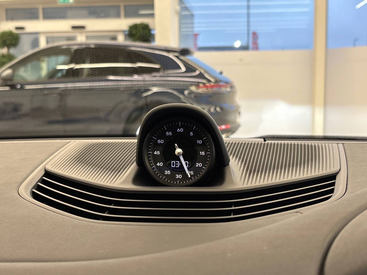 Taycan 4S CROSS TURISMO (8) image 32