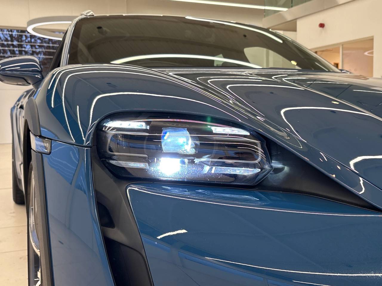 Taycan 4S CROSS TURISMO (8) image 11