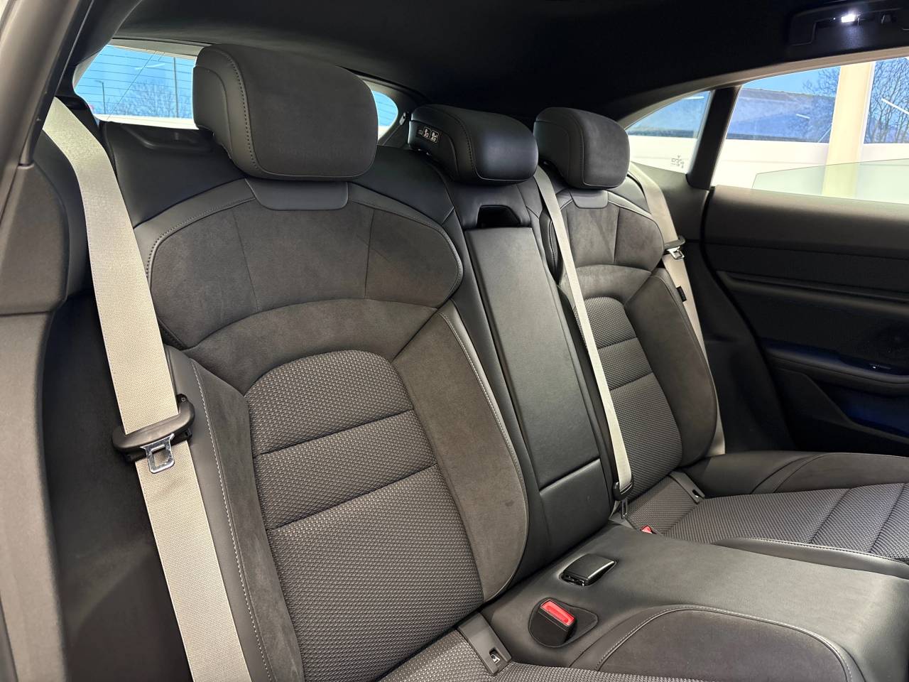 Taycan 4S CROSS TURISMO (8) image 39