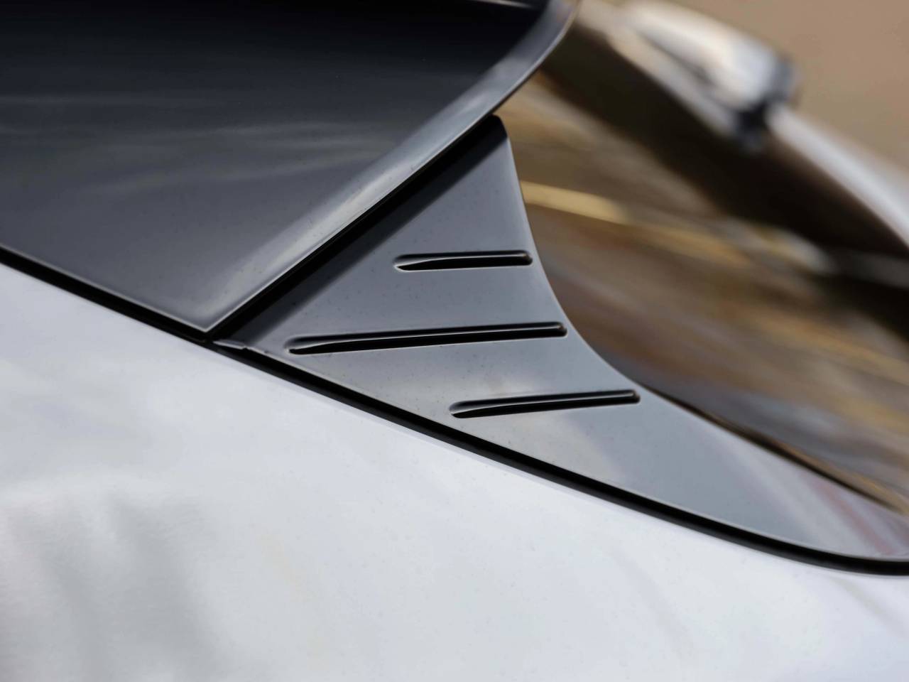 Taycan 4S CROSS TURISMO (2) image 14