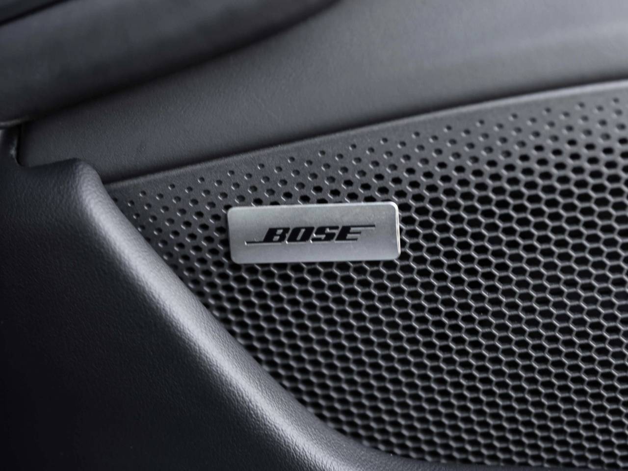 Taycan 4S CROSS TURISMO (2) image 31