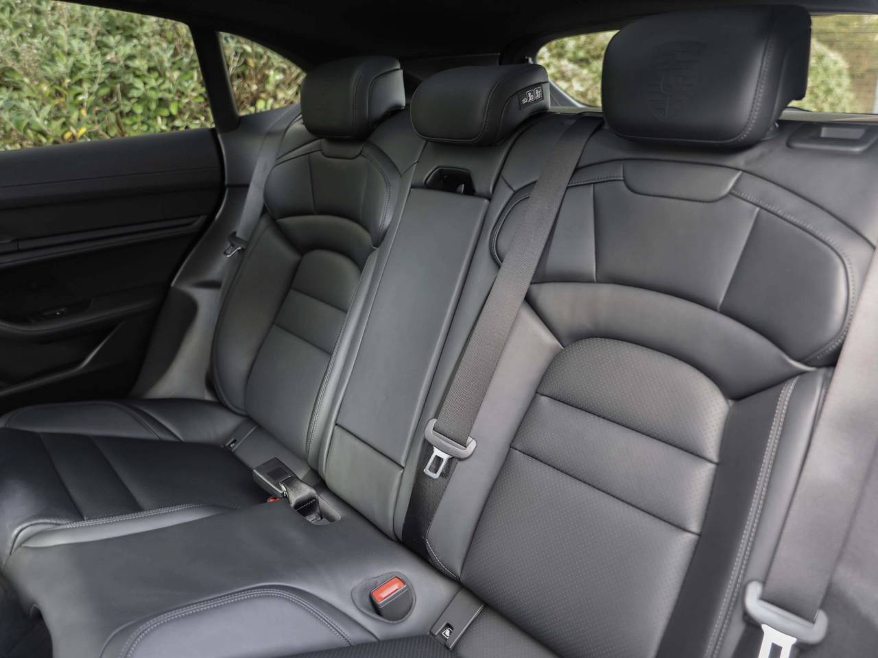 Taycan 4S CROSS TURISMO (2) image 10