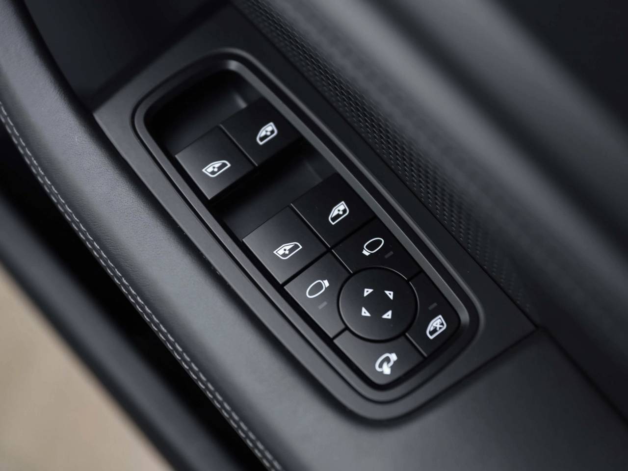 Taycan 4S CROSS TURISMO (2) image 29