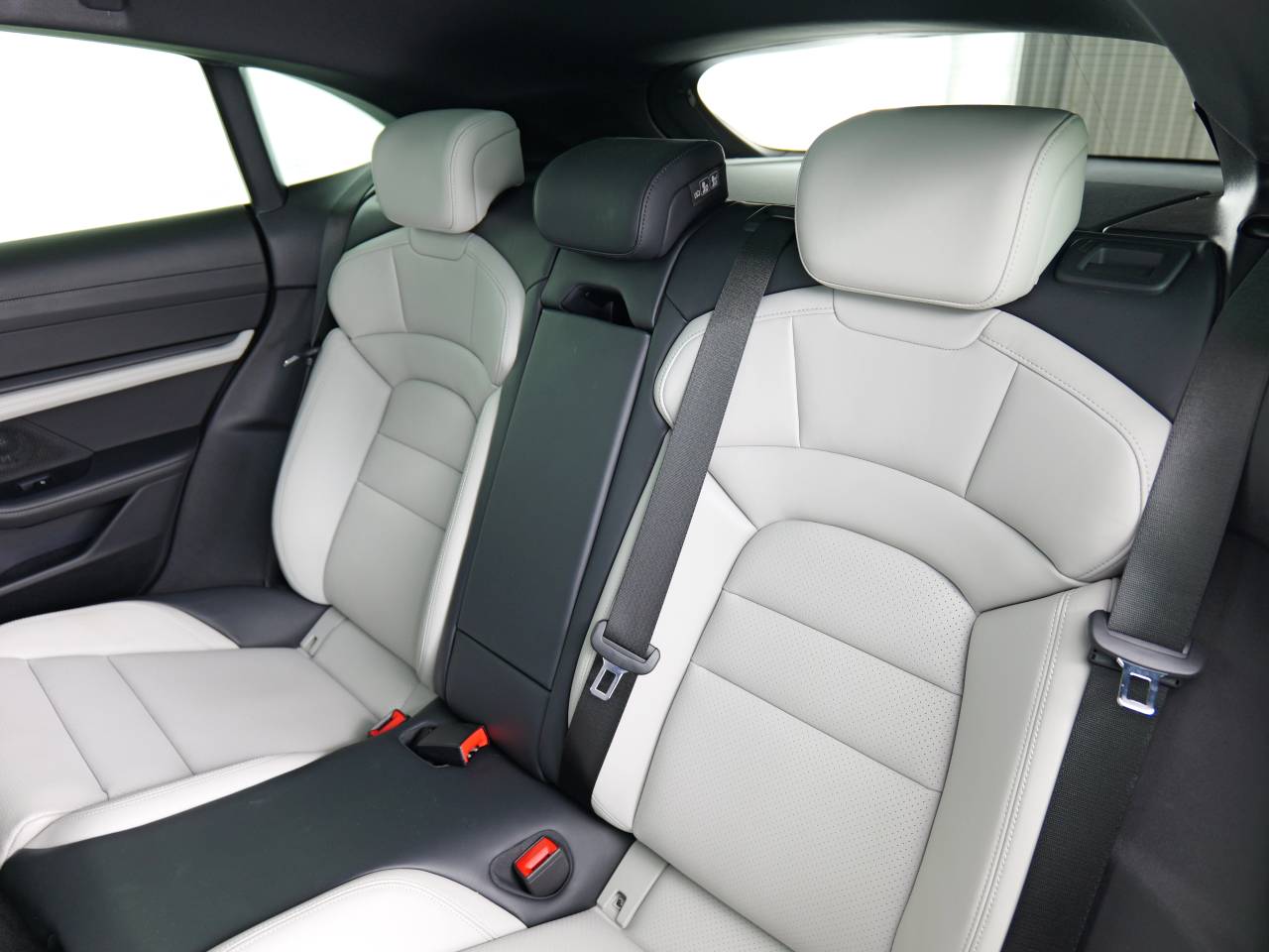 Taycan 4S CROSS TURISMO (23) image 19