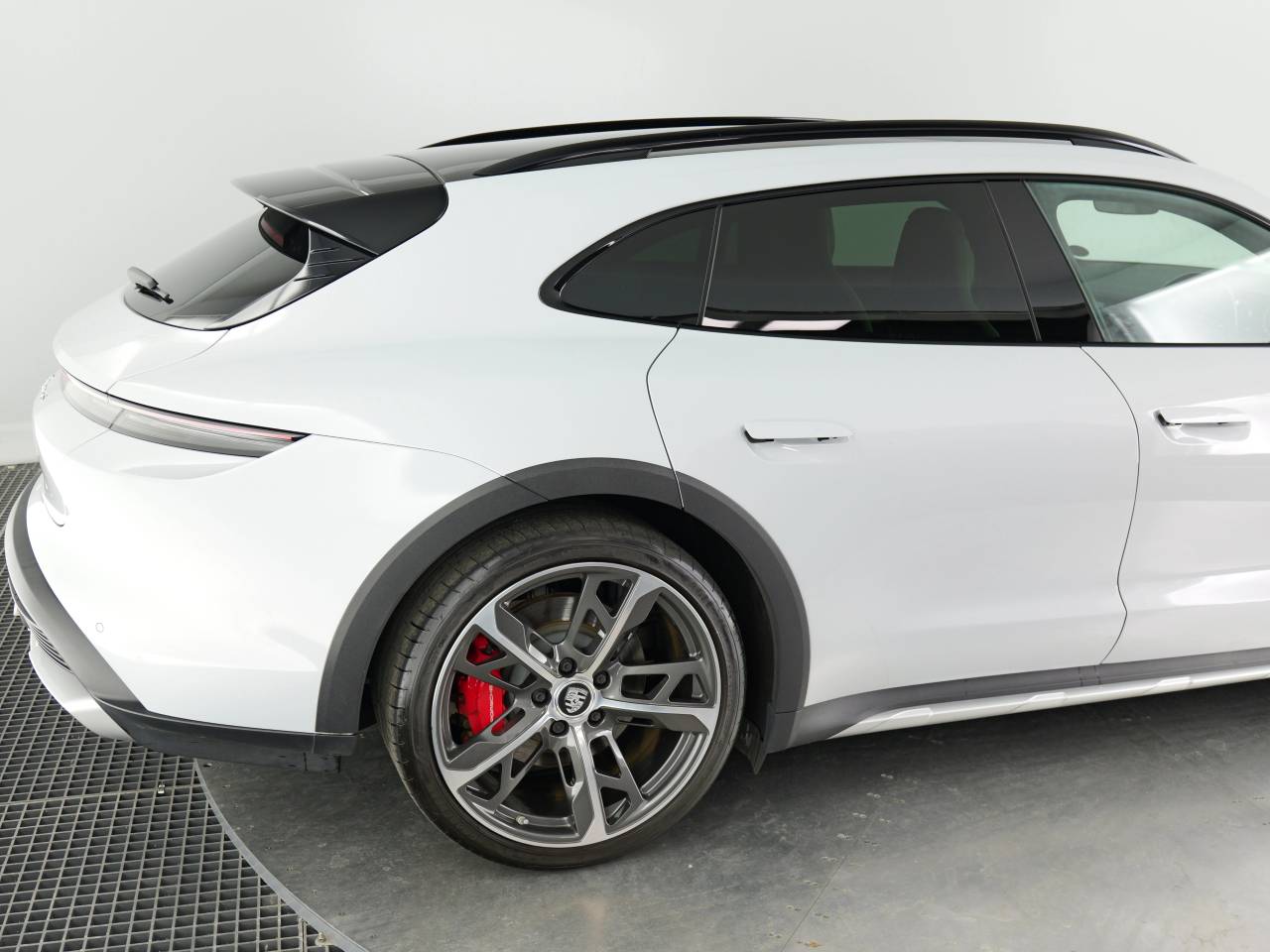 Taycan 4S CROSS TURISMO (23) image 17