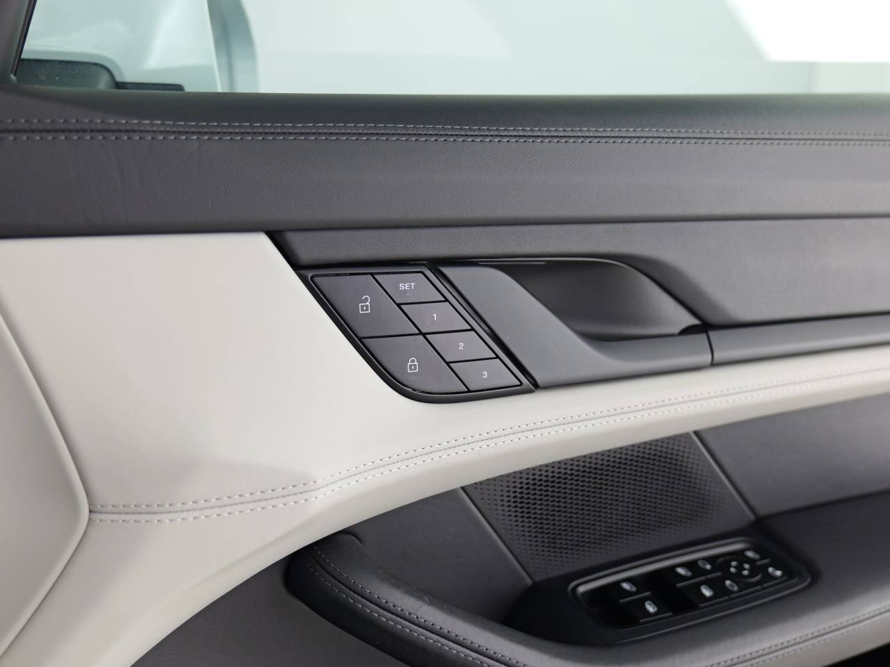 Taycan 4S CROSS TURISMO (23) image 36