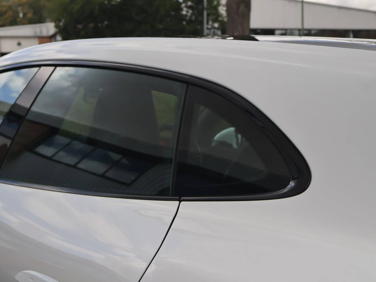 Taycan 4S CROSS TURISMO (13) image 13