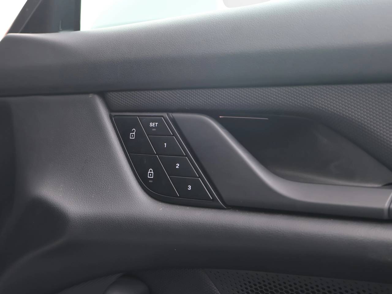 Taycan 4S CROSS TURISMO (13) image 26