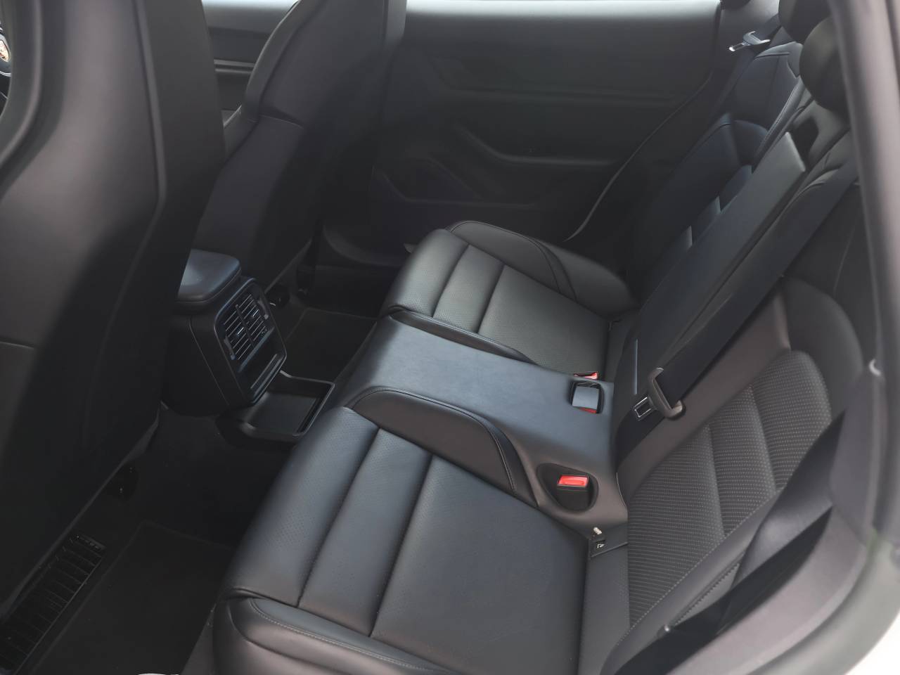 Taycan 4S CROSS TURISMO (13) image 17