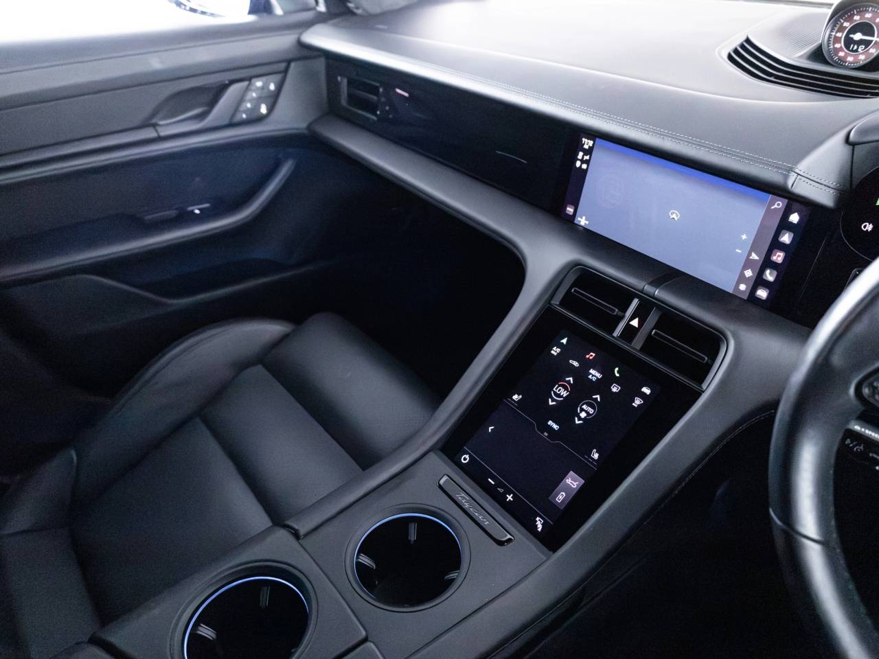 Taycan GTS SPORT TURISMO (4) image 16