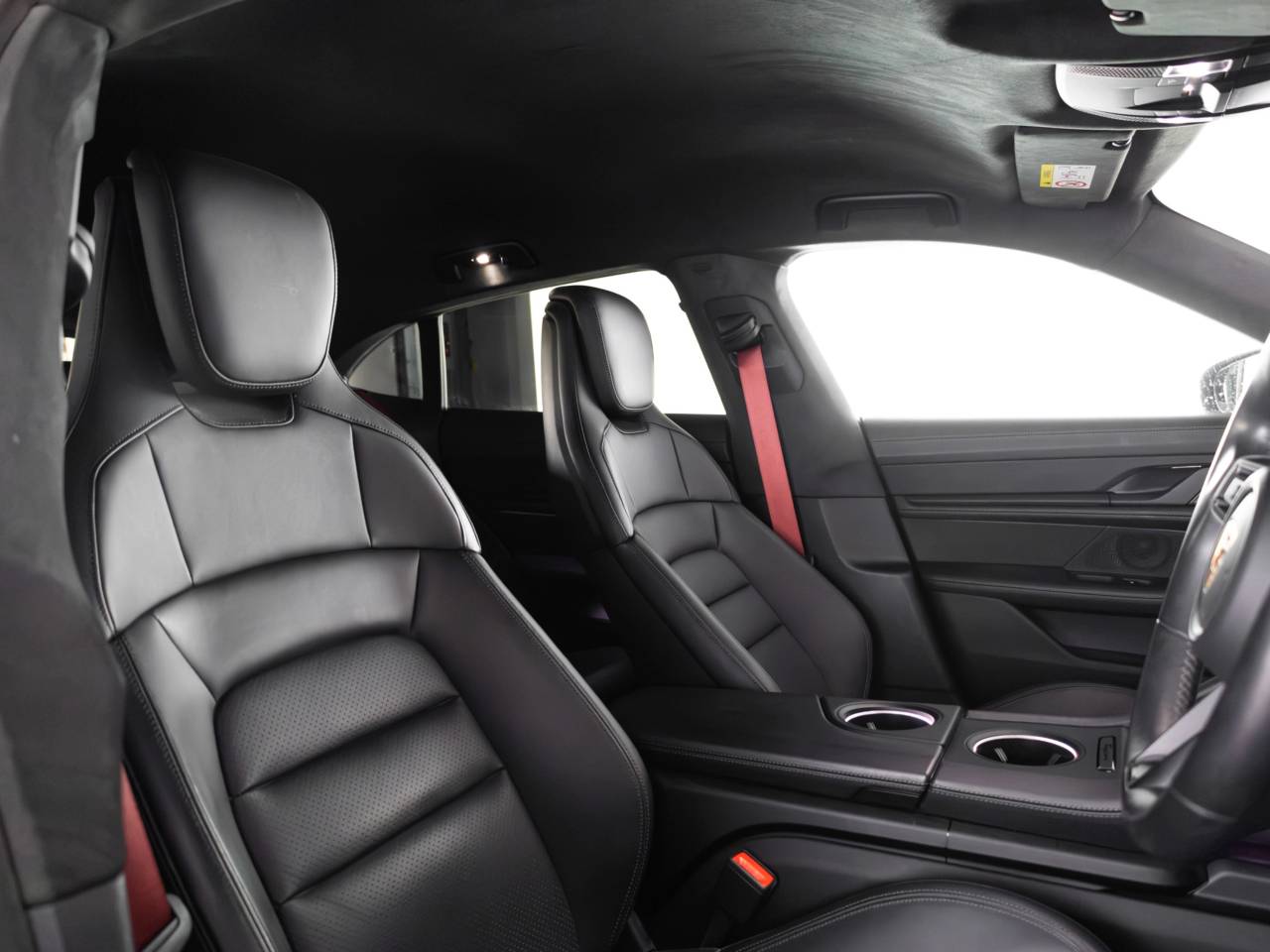 Taycan GTS SPORT TURISMO (4) image 05
