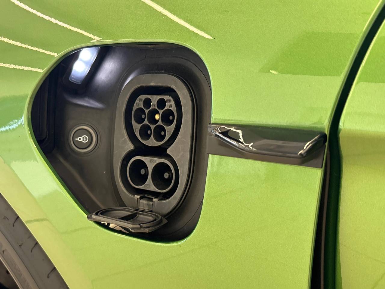 Taycan GTS SPORT TURISMO (5) image 19