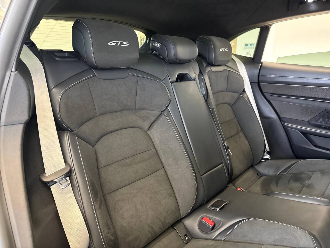 Taycan GTS SPORT TURISMO (5) image 38