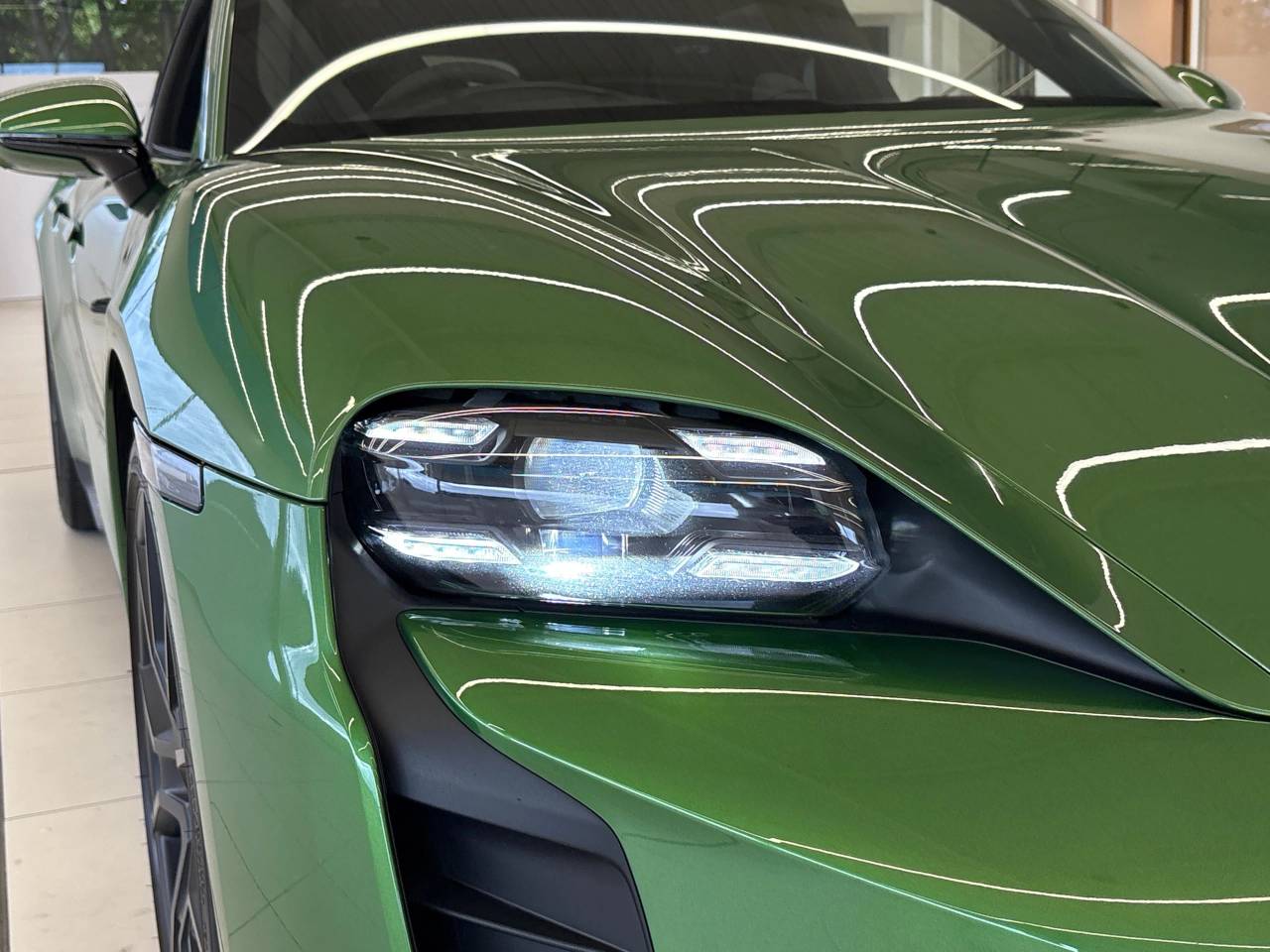 Taycan GTS SPORT TURISMO (5) image 11