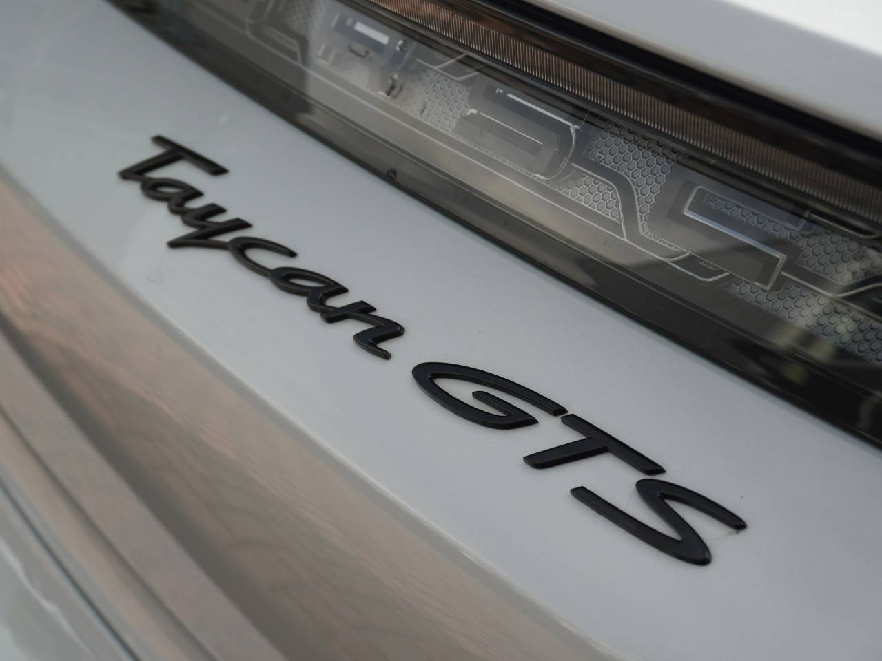 Taycan GTS (2) image 18