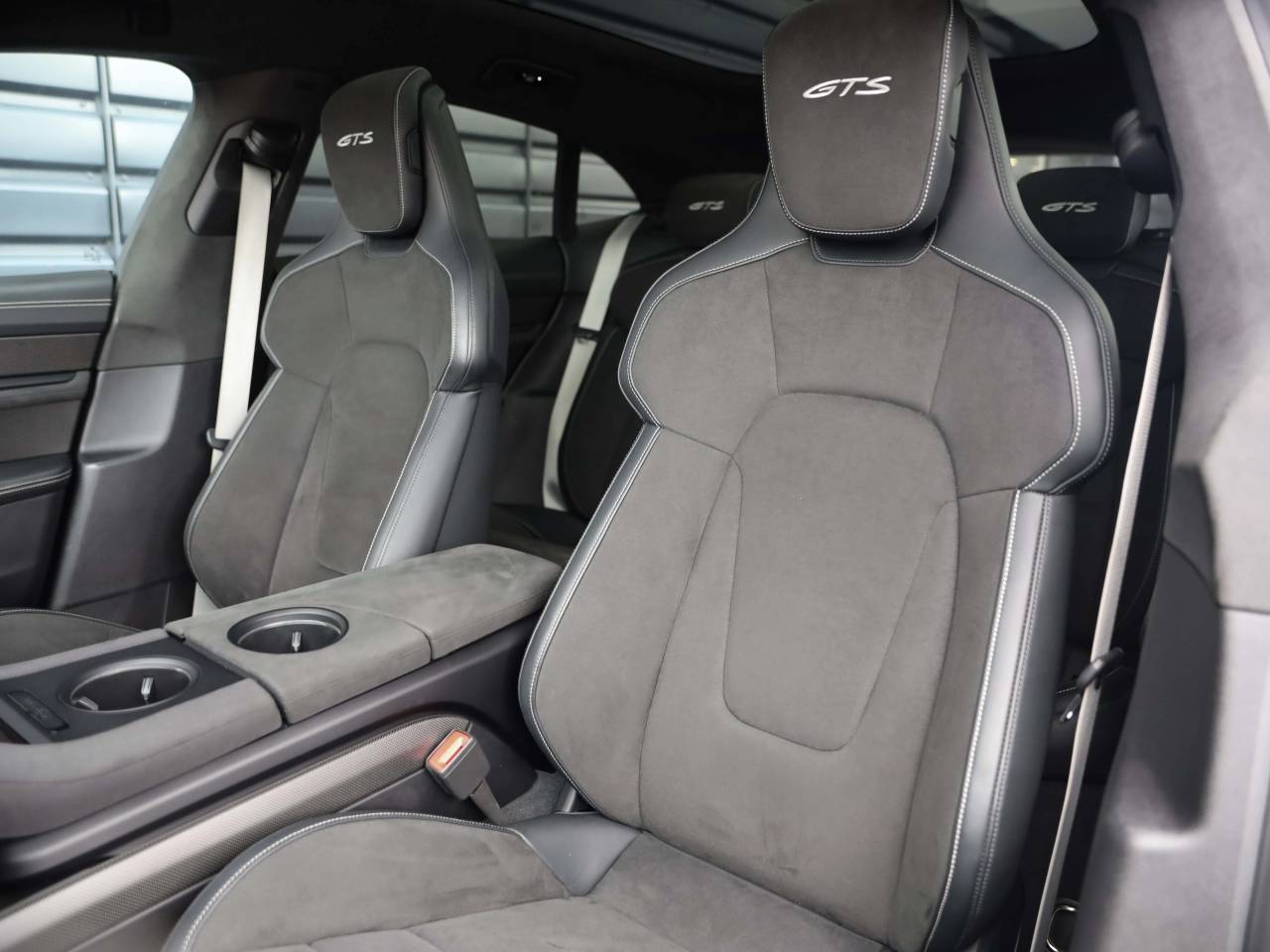 Taycan GTS SPORT TURISMO (10) image 05
