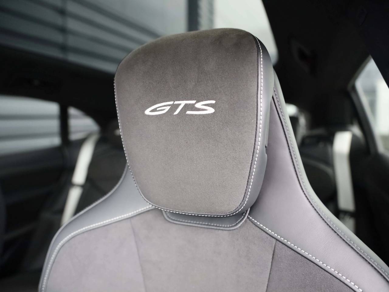 Taycan GTS SPORT TURISMO (10) image 14