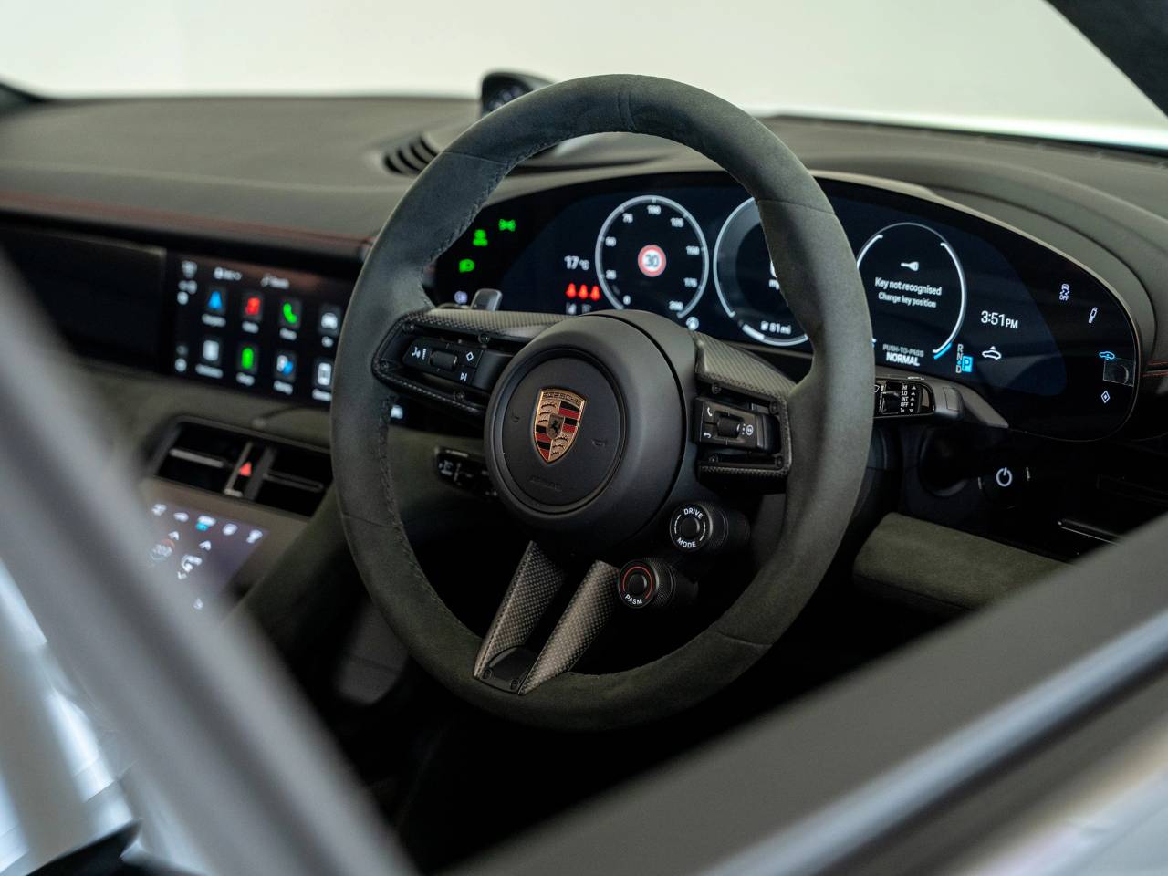 Taycan GTS (1) image 39