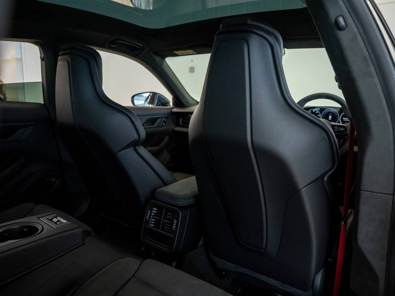 Taycan GTS (1) image 36